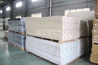 金屬墻板亞克力板材區別大嗎