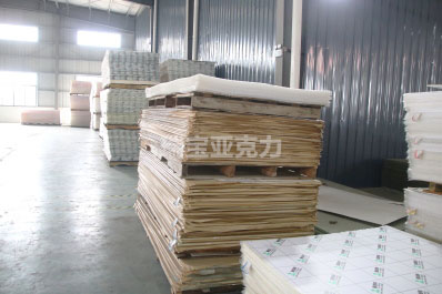 亞克力倒影板黑白雙色區別